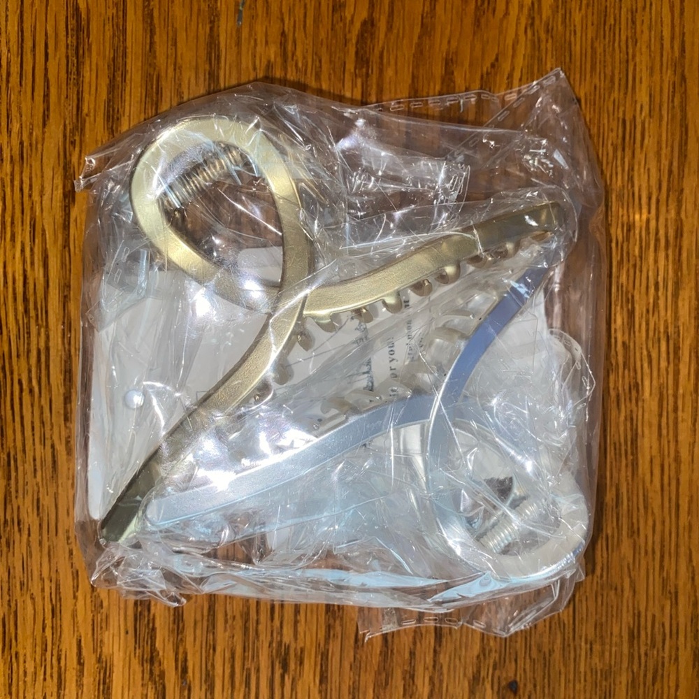 NIP Large Metal Hair Clips